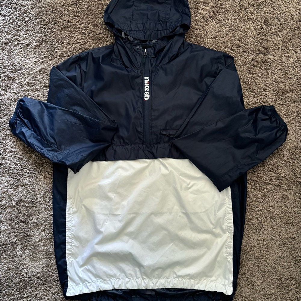 Nike windbreaker size L Navy
